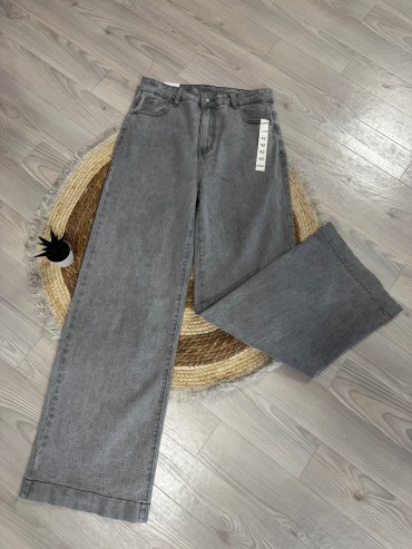 Jean gris large du 38 au 48 à 36€
