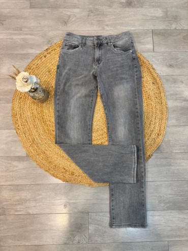 Jean gris Mom du 36 au 42 à 42€