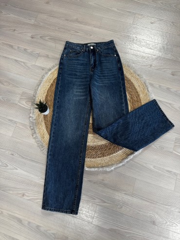 Jean droit du 34 au 42 à 46€